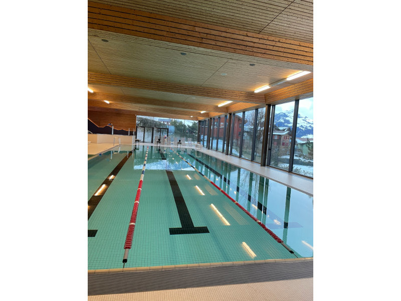 Schwimmbecken tief 25m